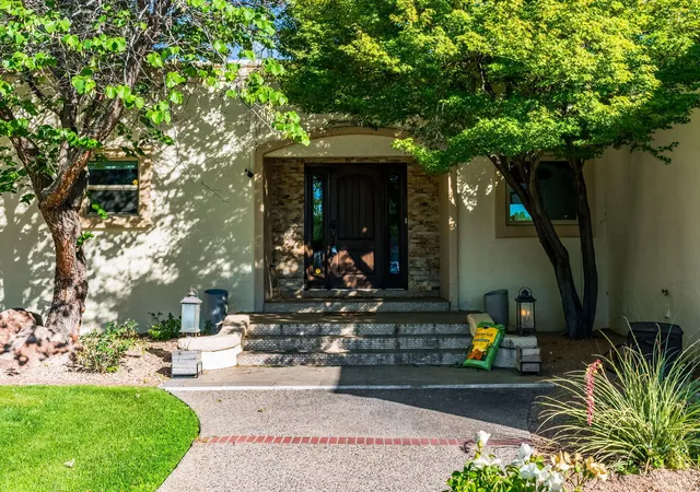 Photo 3 of Single family home for sale at 9806 Greenbrier Rd NE, Albuquerque, NM 87111 | MLS# 1109342 | Listing updated on 2026-09-10