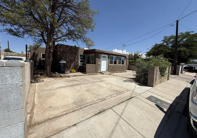 Photo 3 of Single family home for sale at 109 La Plata Rd Nw, Albuquerque, NM 87107 | MLS# 1109345 | Listing updated on 2026-09-15
