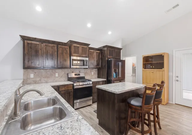 Photo 4 of Single family home for sale at 308 Sunrise Blfs Dr, Belen, NM 87002 | MLS# 1109356 | Listing updated on 2026-09-11