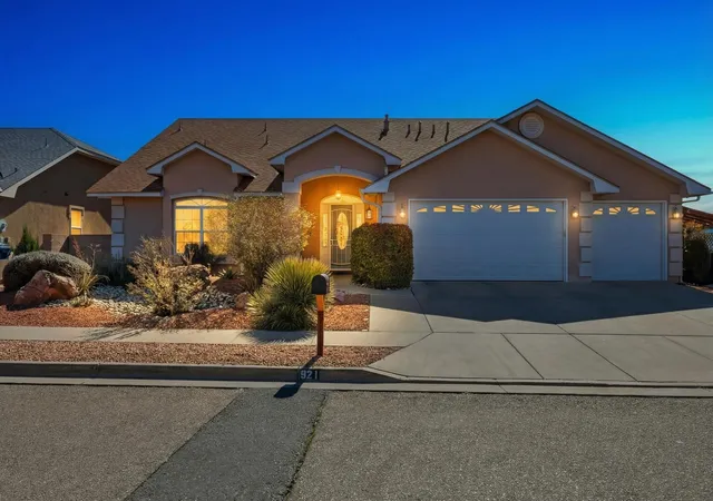 Photo 1 of Sale Pending at 921 Pinzon St Nw, Los Lunas, NM 87031 | MLS# 1109330 | Listing updated on 2026-10-05