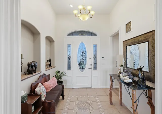 Photo 4 of Sale Pending at 921 Pinzon St NW, Los Lunas, NM 87031 | MLS# 1109330 | Listing updated on 2026-10-05