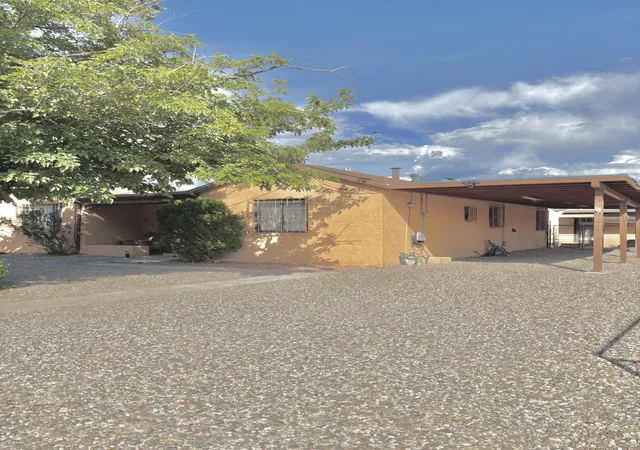 Photo 2 of Sale Pending at 2820 W 8th Street Nw, Albuquerque, NM 87107 | MLS# 1109399 | Listing updated on 2026-09-10