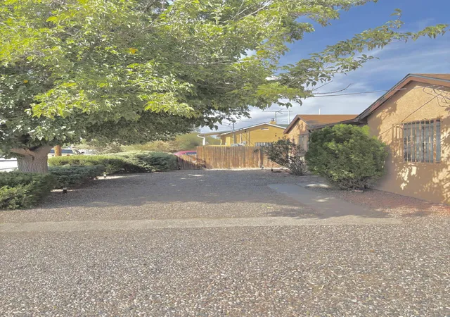 Photo 3 of Sale Pending at 2820 W 8th Street NW, Albuquerque, NM 87107 | MLS# 1109399 | Listing updated on 2026-09-10