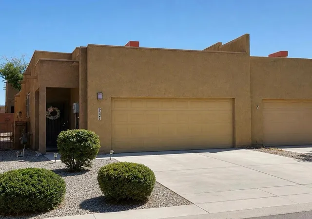 Townhouse for sale at 932 Sellers Dr NE, Albuquerque, NM 87112 | MLS# 1109401