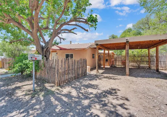 Photo 3 of Single family home for sale at 865 Arthur Dr SW, Albuquerque, NM 87105 | MLS# 1109415 | Listing updated on 2026-09-26