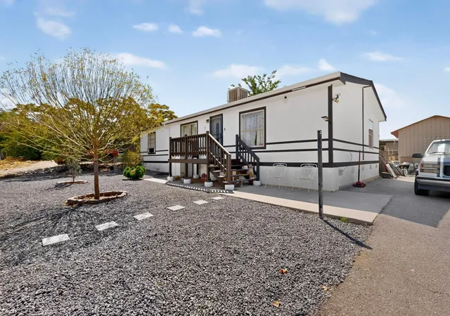 Photo 4 of Manufactured home for sale at 6816 San Francisco Rd NE, Albuquerque, NM 87109 | MLS# 1109422 | Listing updated on 2026-09-22