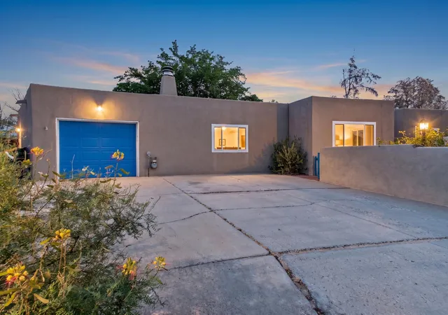 Photo 2 of Single family home for sale at 911 Palmas Altas Dr Se, Rio Rancho, NM 87124 | MLS# 1109451 | Listing updated on 2026-09-04