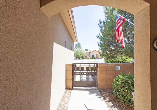 Photo 4 of Single family home for sale at 10811 Saltillo St NW, Albuquerque, NM 87114 | MLS# 1109456 | Listing updated on 2026-09-21