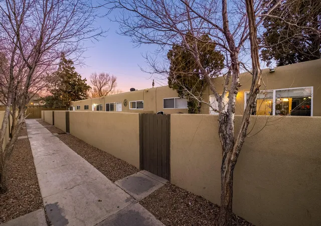Photo 2 of Sale Pending at 512 Mesilla St Se, Albuquerque, NM 87108 | MLS# 1109467 | Listing updated on 2026-09-18