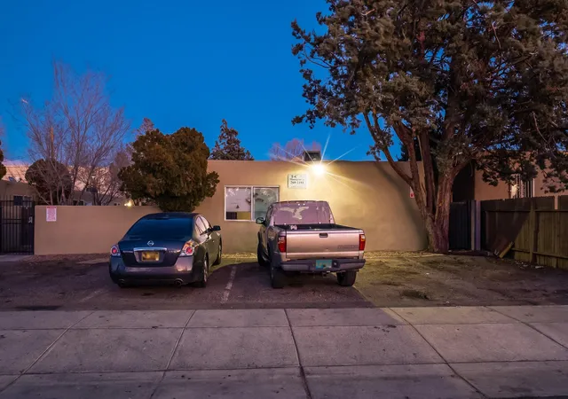 Photo 3 of Sale Pending at 512 Mesilla St Se, Albuquerque, NM 87108 | MLS# 1109467 | Listing updated on 2026-09-18