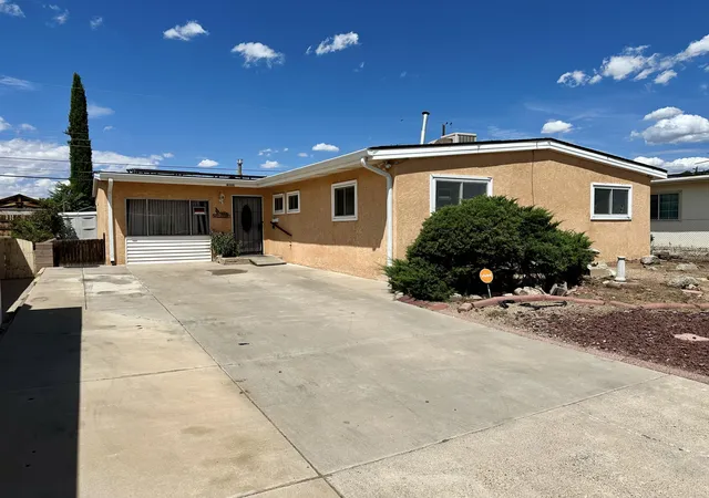 Photo 3 of Single family home for sale at 4505 Palo Duro Ave Ne, Albuquerque, NM 87110 | MLS# 1109468 | Listing updated on 2026-09-10
