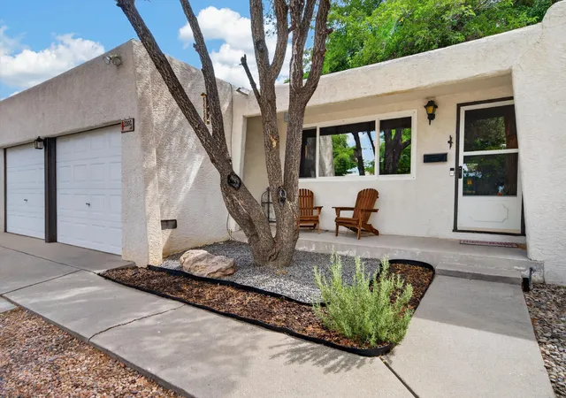 Photo 4 of Sale Pending at 3200 Christine St NE, Albuquerque, NM 87111 | MLS# 1109469 | Listing updated on 2026-08-31