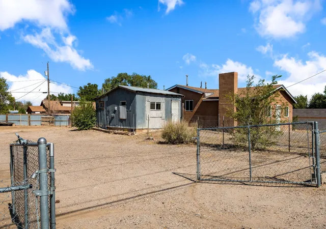 Photo 3 of Sale Pending at 6413 Edith Blvd Ne, Albuquerque, NM 87107 | MLS# 1109477 | Listing updated on 2026-09-09