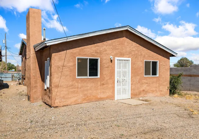 Photo 4 of Sale Pending at 6413 Edith Blvd NE, Albuquerque, NM 87107 | MLS# 1109477 | Listing updated on 2026-10-03