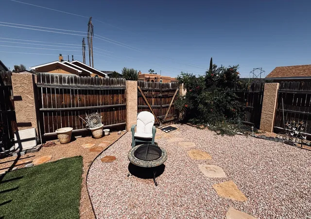 Photo 4 of Sale Pending at 7515 Corte Plateada NW, Albuquerque, NM 87120 | MLS# 1109484 | Listing updated on 2026-09-29