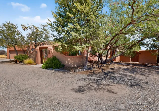 Photo 3 of Single family home for sale at 105 Keira Ct, Corrales, NM 87048 | MLS# 1109488 | Listing updated on 2026-09-11