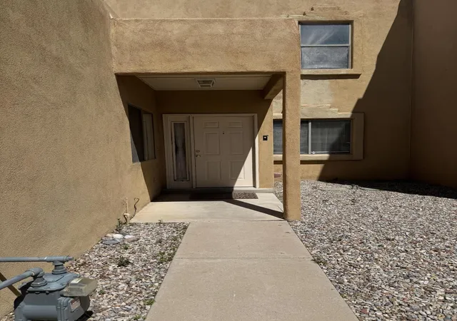 Photo 1 of Sale Pending at 256 Glenridge Park Ln Ne, Albuquerque, NM 87123 | MLS# 1109500 | Listing updated on 2026-09-12