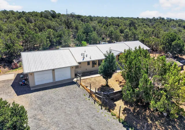 Photo 1 of Single family home for sale at 51 Crestview Rd, Edgewood, NM 87015 | MLS# 1109504 | Listing updated on 2026-09-04