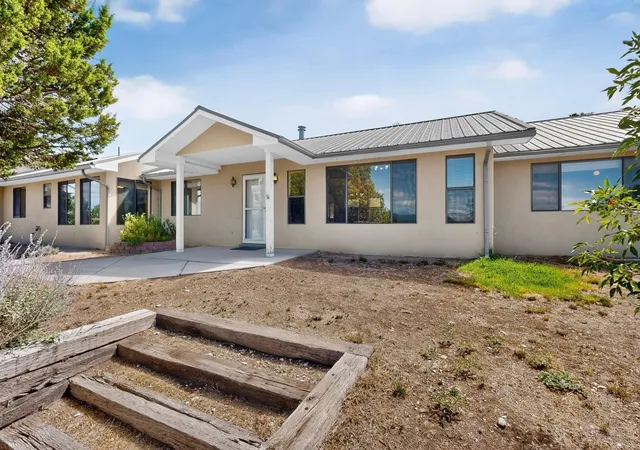 Photo 3 of Single family home for sale at 51 Crestview Rd, Edgewood, NM 87015 | MLS# 1109504 | Listing updated on 2026-09-04