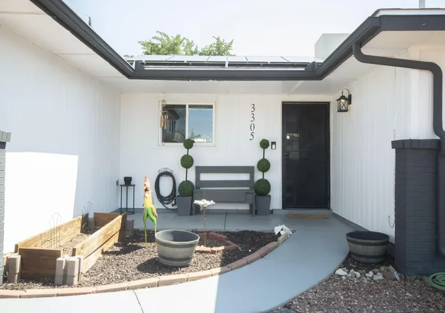 Photo 3 of Sale Pending at 3305 Reina Ct NE, Albuquerque, NM 87111 | MLS# 1109507 | Listing updated on 2026-10-02