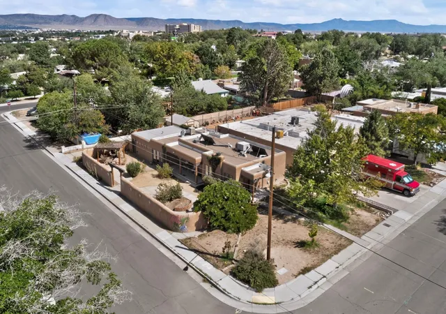 Photo 3 of Single family home for sale at 1000 Washington St Se, Albuquerque, NM 87108 | MLS# 1109527 | Listing updated on 2026-10-02
