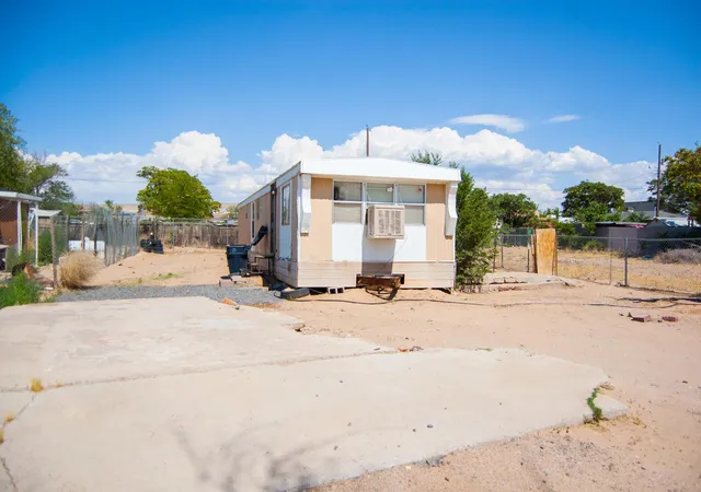 Photo 3 of Manufactured home for sale at 4004 Wallace St Se, Albuquerque, NM 87105 | MLS# 1109538 | Listing updated on 2026-08-31