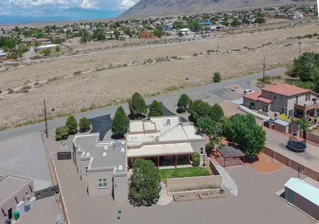 Photo 3 of Single family home for sale at 9174 Signal Ave NE, Albuquerque, NM 87122 | MLS# 1109540 | Listing updated on 2026-10-01