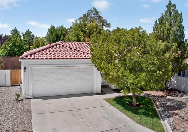 Photo 2 of Sale Pending at 1304 Villa Campo Ne, Albuquerque, NM 87113 | MLS# 1109550 | Listing updated on 2026-09-12