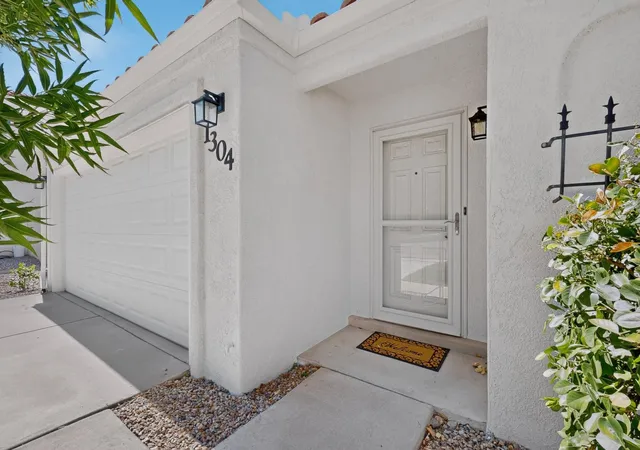 Photo 4 of Sale Pending at 1304 Villa Campo NE, Albuquerque, NM 87113 | MLS# 1109550 | Listing updated on 2026-09-12