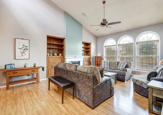 Photo 4 of Sale Pending at 5913 Painted Pony Dr NW, Albuquerque, NM 87120 | MLS# 1109574 | Listing updated on 2026-09-28