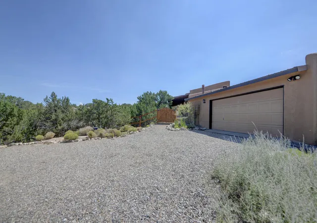 Photo 4 of Single family home for sale at 10 San Jose Trl, Placitas, NM 87043 | MLS# 1109583 | Listing updated on 2026-09-25
