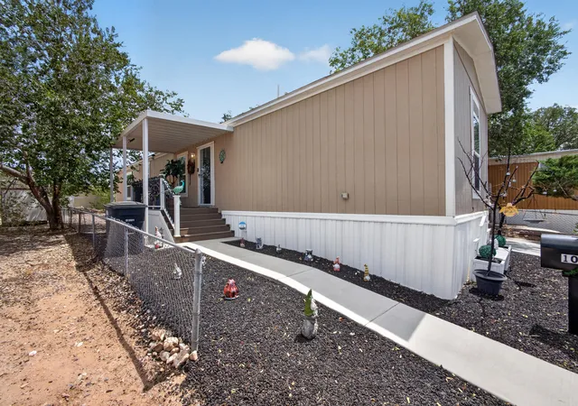 Photo 4 of Manufactured home for sale at 1014 Mustang Trl Se, Albuquerque, NM 87123 | MLS# 1109597 | Listing updated on 2026-09-16