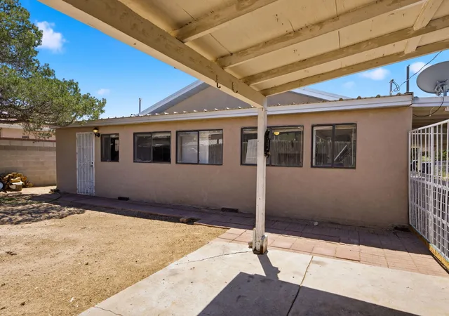 Photo 2 of Single family home for sale at 5607 Alta Vista Ct Sw, Albuquerque, NM 87105 | MLS# 1109610 | Listing updated on 2026-09-11