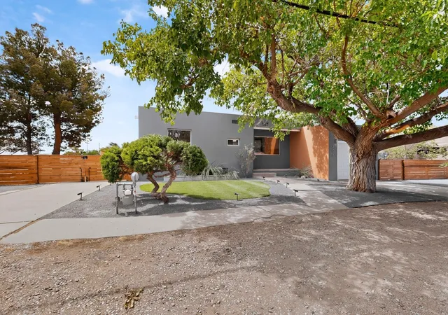 Photo 2 of Sale Pending at 206 Wayne Rd Nw, Albuquerque, NM 87114 | MLS# 1109611 | Listing updated on 2026-09-01
