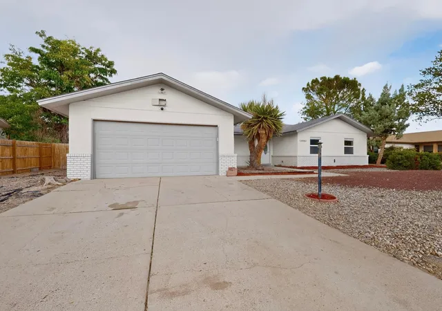 Photo 3 of Sale Pending at 4005 Torrey Pines Rd Se, Rio Rancho, NM 87124 | MLS# 1109629 | Listing updated on 2026-09-15