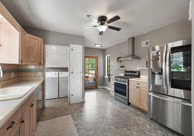 Photo 4 of Single family home for sale at 313 Carlisle Blvd Se, Albuquerque, NM 87106 | MLS# 1109641 | Listing updated on 2026-10-05