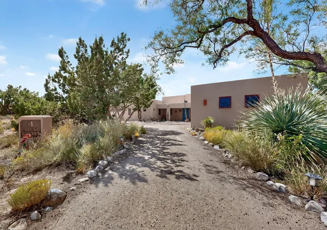 Photo 1 of Single family home for sale at 4 Alexi Ct, Placitas, NM 87043 | MLS# 1109655 | Listing updated on 2026-09-14