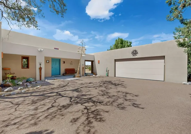 Photo 4 of Single family home for sale at 4 Alexi Ct, Placitas, NM 87043 | MLS# 1109655 | Listing updated on 2026-09-30