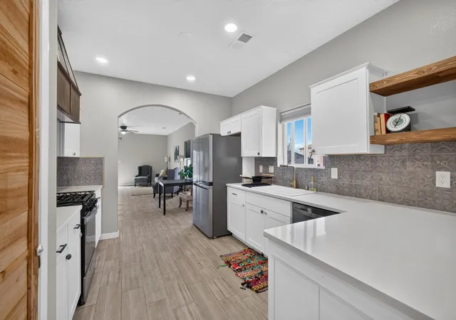 Photo 2 of Sale Pending at 1118 Desert Sunflower Dr Ne, Rio Rancho, NM 87144 | MLS# 1109667 | Listing updated on 2026-09-11