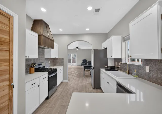 Photo 3 of Sale Pending at 1118 Desert Sunflower Dr Ne, Rio Rancho, NM 87144 | MLS# 1109667 | Listing updated on 2026-09-11
