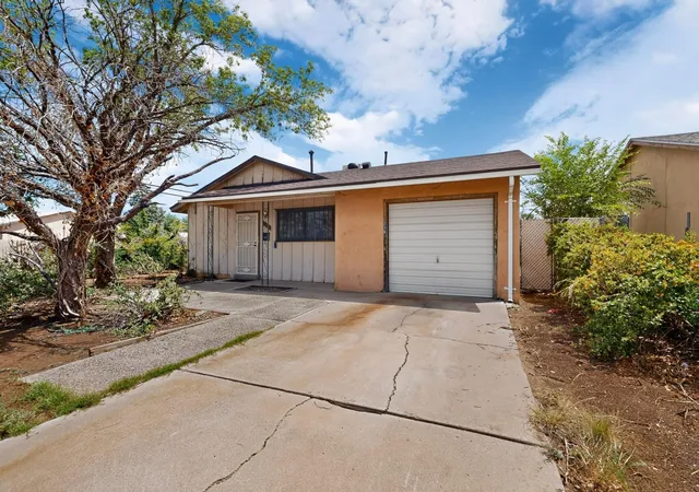 Photo 2 of Sale Pending at 236 Conchas St Ne, Albuquerque, NM 87123 | MLS# 1109674 | Listing updated on 2026-09-04