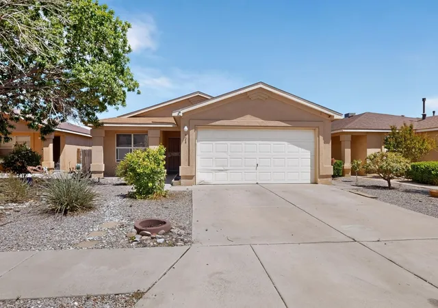Photo 2 of Sale Pending at 928 Tanager Dr Sw, Albuquerque, NM 87121 | MLS# 1109702 | Listing updated on 2026-09-07