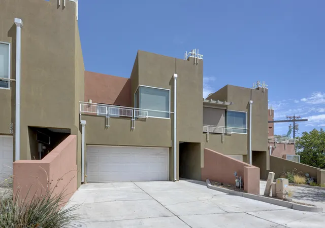 Townhouse for sale at 332 Valverde Dr Se, Albuquerque, NM 87108 | MLS# 1109721