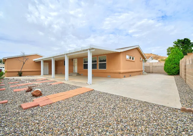 Photo 2 of Single family home for sale at 242 Sunrise Bluffs Dr, Belen, NM 87002 | MLS# 1109767 | Listing updated on 2026-09-14