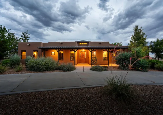 Photo 2 of Sale Pending at 11940 Pino Ave Ne, Albuquerque, NM 87122 | MLS# 1109768 | Listing updated on 2026-08-30