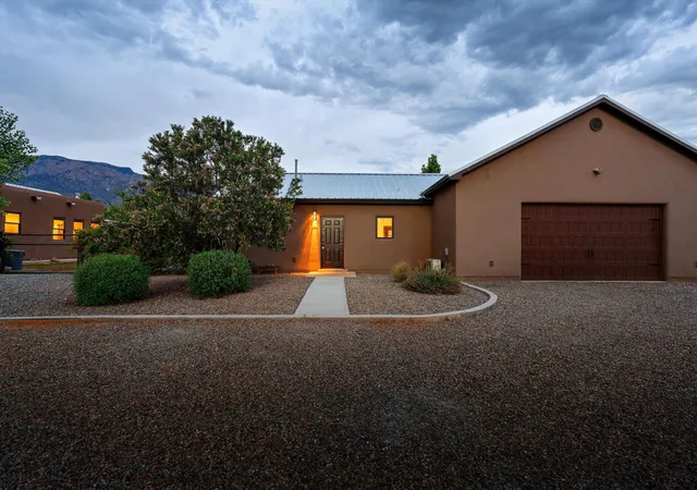 Photo 2 of Sale Pending at 11940 Pino Ave Ne, Albuquerque, NM 87122 | MLS# 1109768 | Listing updated on 2026-08-30