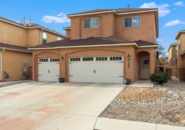 Photo 3 of Sale Pending at 2542 Red Sky St Sw, Los Lunas, NM 87031 | MLS# 1109783 | Listing updated on 2026-09-02
