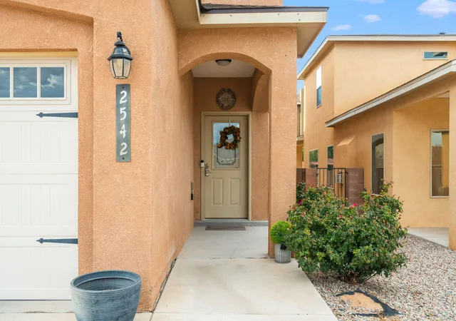 Photo 3 of Sale Pending at 2542 Red Sky St Sw, Los Lunas, NM 87031 | MLS# 1109783 | Listing updated on 2026-09-02