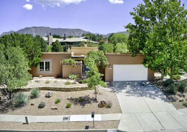 Photo 2 of Sale Pending at 4420 Sherre Dr Ne, Albuquerque, NM 87111 | MLS# 1109800 | Listing updated on 2026-10-07