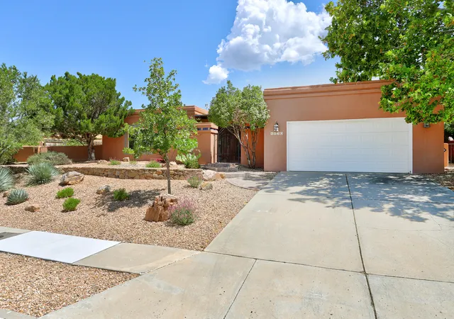 Photo 3 of Sale Pending at 4420 Sherre Dr Ne, Albuquerque, NM 87111 | MLS# 1109800 | Listing updated on 2026-10-07